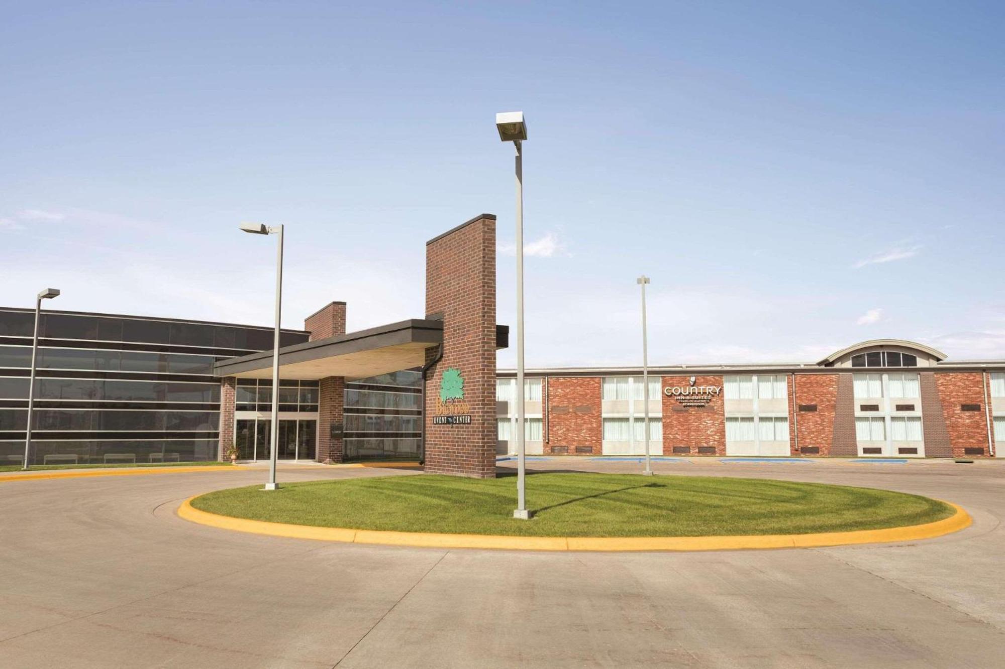 فندق بست ويسترن ذا فولز إن آند سويتس Fergus Falls المظهر الخارجي الصورة